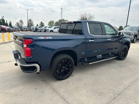 Used 2022 Chevrolet Silverado 1500 LTZ w/ Technology Package AWD/4WD image 32
