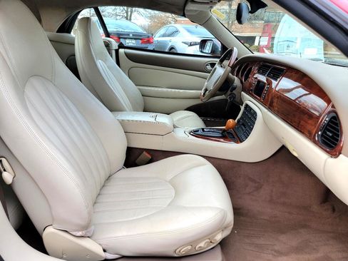 Used 2000 Jaguar XK8 Convertible image 35