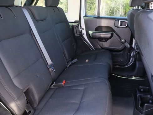 Used 2019 Jeep Wrangler Unlimited Sport image 24