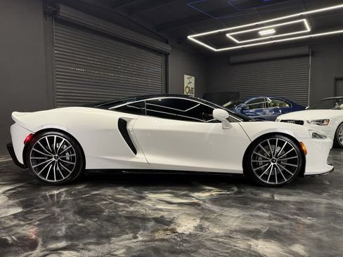Used 2020 McLaren GT RWD image 4
