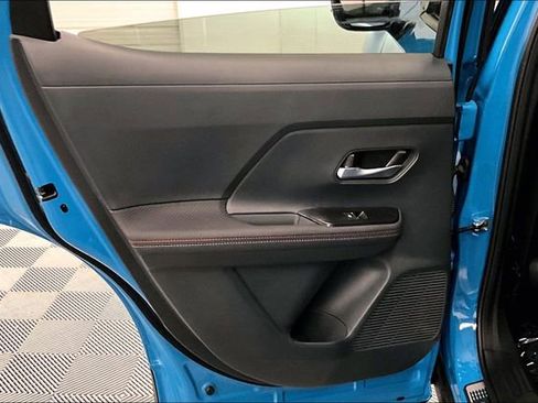 New 2025 Nissan Kicks SR w/ Illumination Package AWD/4WD image 31