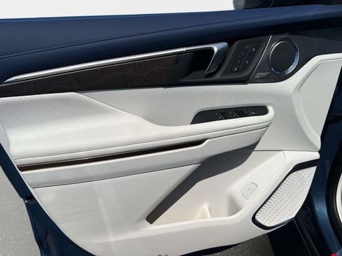 New 2026 Buick Enclave Avenir w/ Super Cruise Package image 16