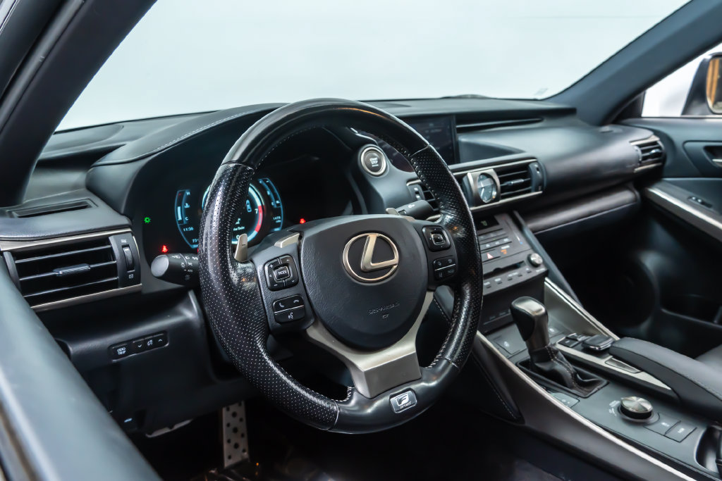 Used 2020 Lexus IS 350 F Sport w/ F Sport Package AWD/4WD image 4