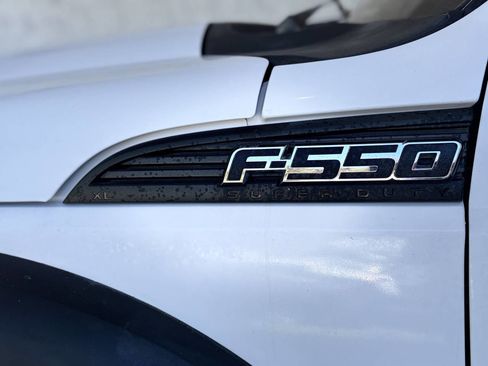 Used 2011 Ford F550 4X2 2dr Regular Cab 140.8 200. w/ Payload Upgrade Pkg image 4