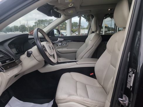 Used 2016 Volvo XC90 T6 Momentum w/ Momentum Plus Package image 16