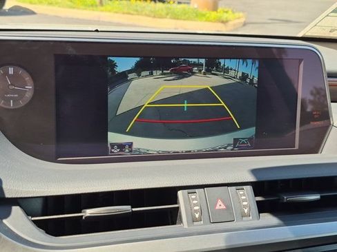 Used 2019 Lexus ES 300h w/ Premium Package FWD image 23