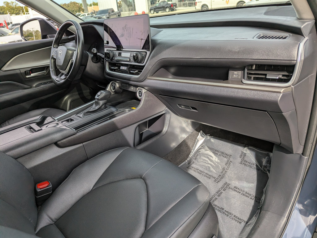Certified 2025 Toyota Grand Highlander AWD image 37