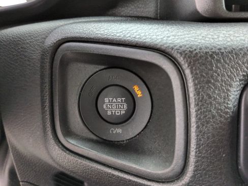 Used 2025 Jeep Gladiator Sport AWD/4WD image 18
