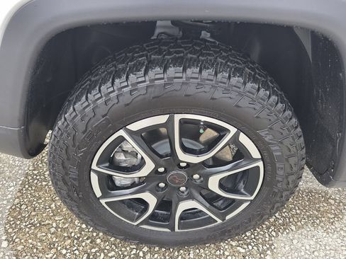 Used 2025 Jeep Compass Trailhawk AWD/4WD image 9
