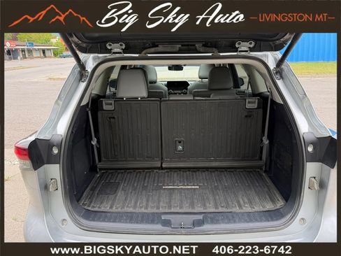 Used 2024 Toyota Highlander Platinum AWD/4WD image 24