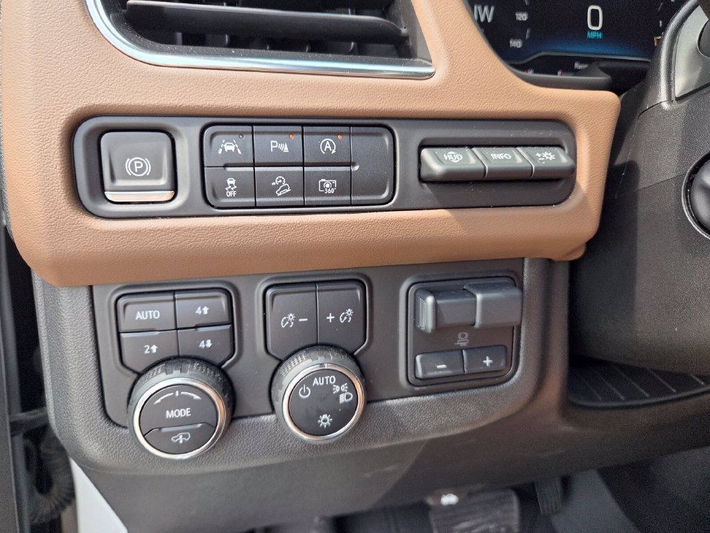 Used 2024 Chevrolet Tahoe High Country AWD/4WD image 24