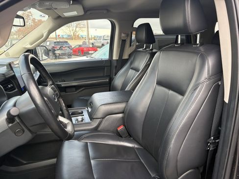 Used 2024 Ford Expedition Max XLT image 11