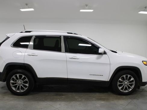 Used 2019 Jeep Cherokee Latitude Plus w/ Comfort/Convenience Group image 12