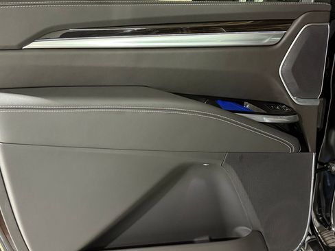 New 2026 Cadillac Escalade ESV Luxury image 41