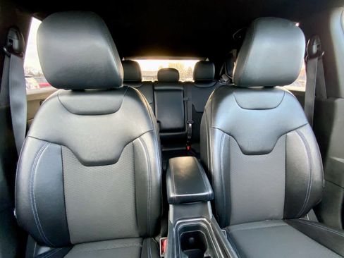 Used 2024 Jeep Compass Latitude image 27