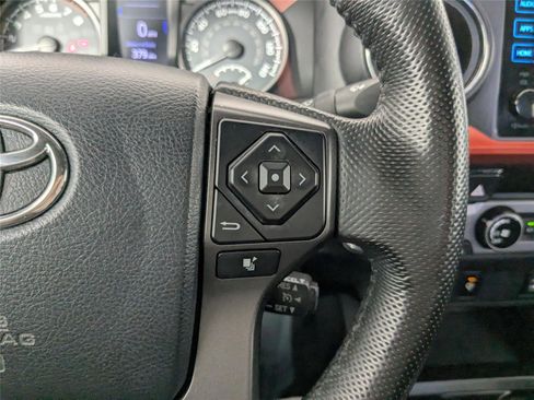 Used 2016 Toyota Tacoma TRD Off-Road image 16