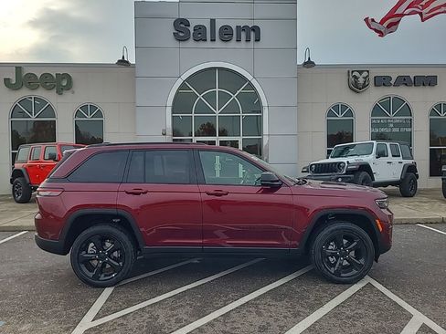 New 2025 Jeep Grand Cherokee Altitude AWD/4WD image 1