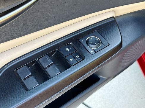 Used 2019 Lexus ES 350 w/ Accessory Package 2 FWD image 17