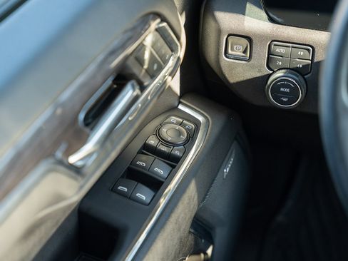 Used 2024 Chevrolet Silverado 2500 LTZ w/ LTZ Plus Package image 34