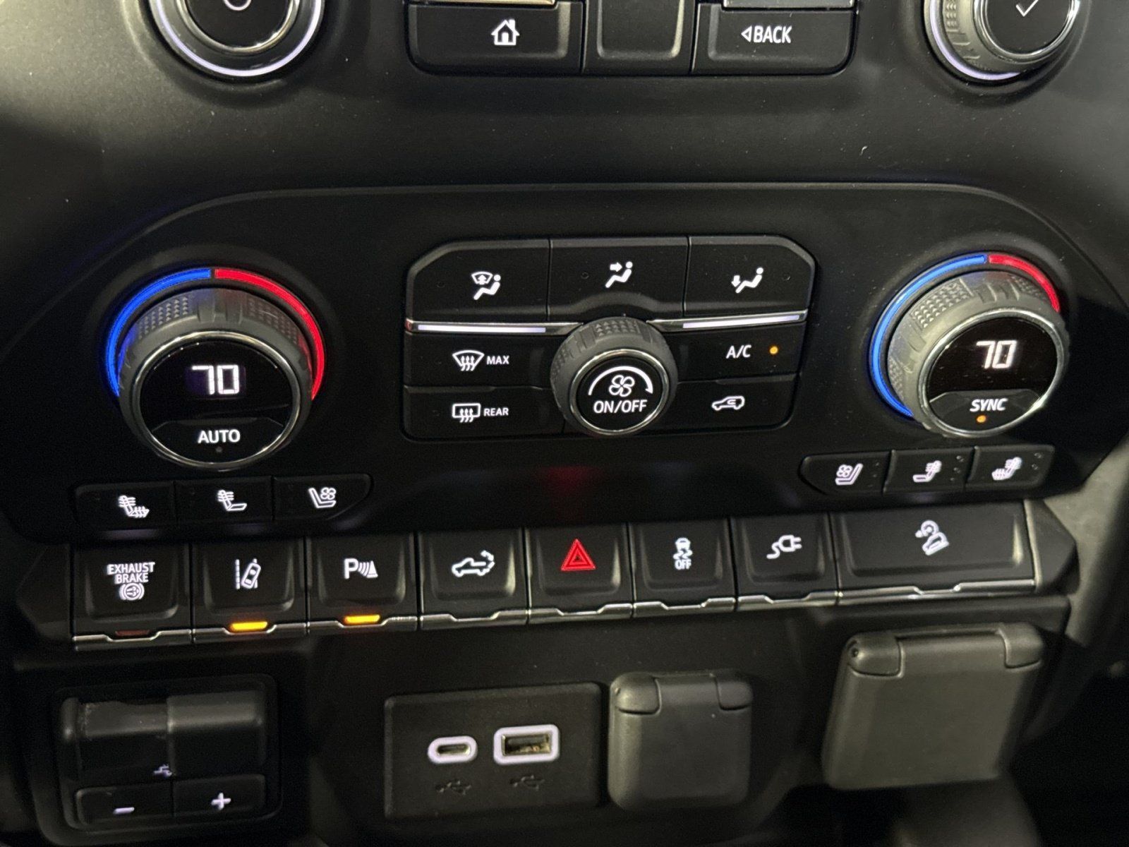 Used 2020 Chevrolet Silverado 2500 LTZ w/ LTZ Plus Package AWD/4WD image 22