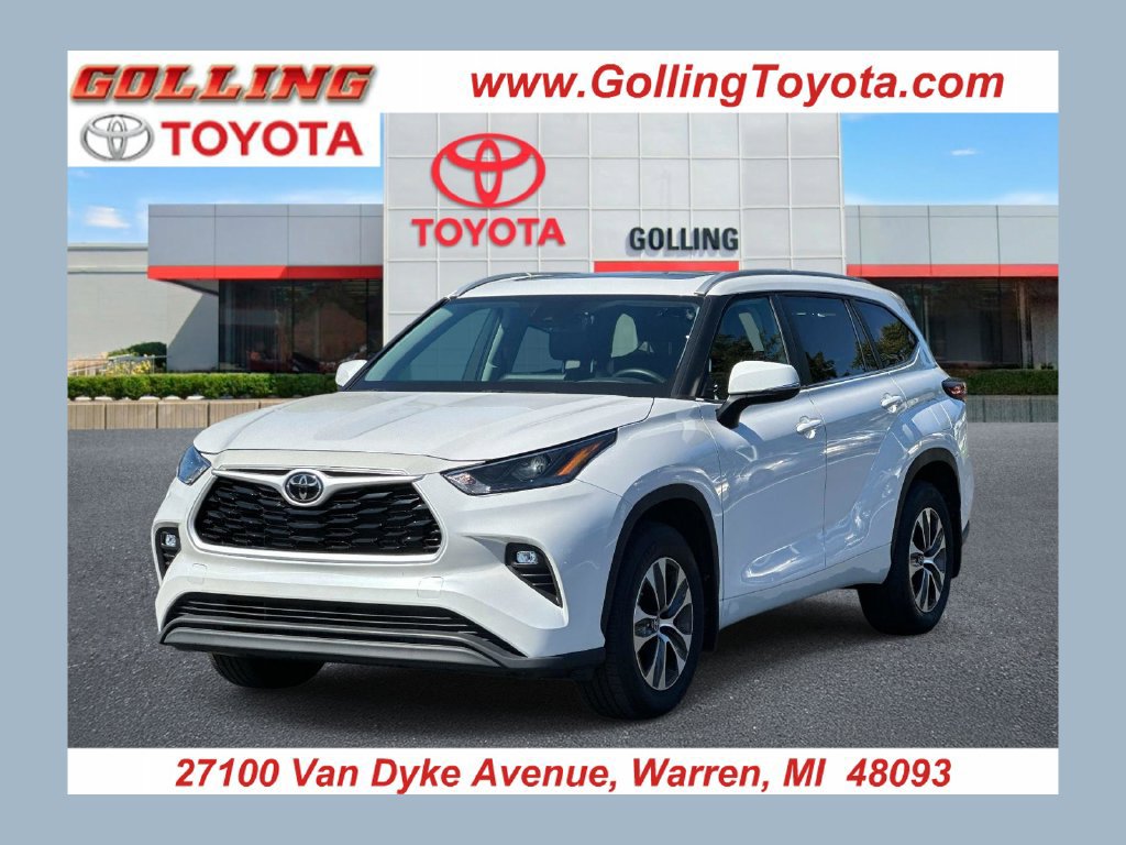Used 2024 Toyota Highlander XLE AWD/4WD image 1