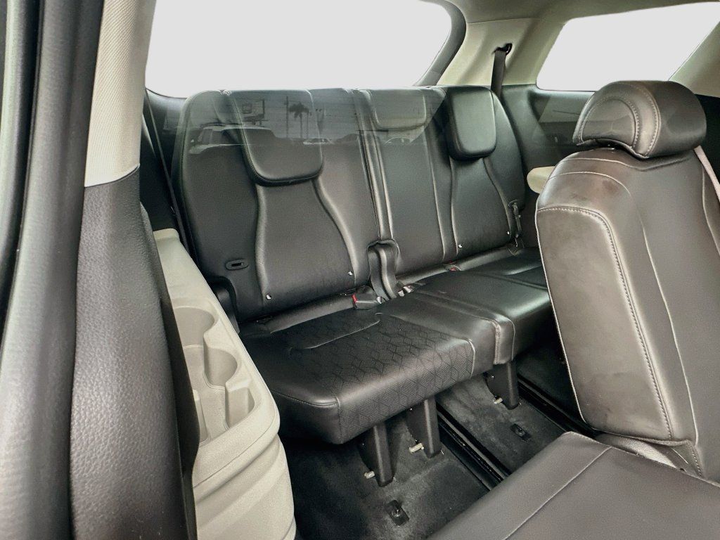 Used 2023 Kia Carnival LX FWD image 26
