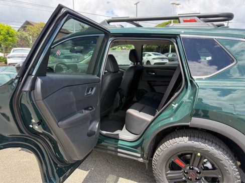 New 2026 Nissan Rogue SV AWD/4WD image 9