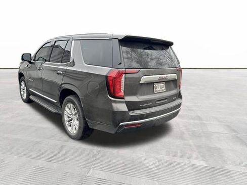 Used 2021 GMC Yukon SLT w/ SLT Premium Package image 3
