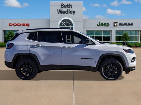 New 2026 Jeep Compass Latitude AWD/4WD image 8