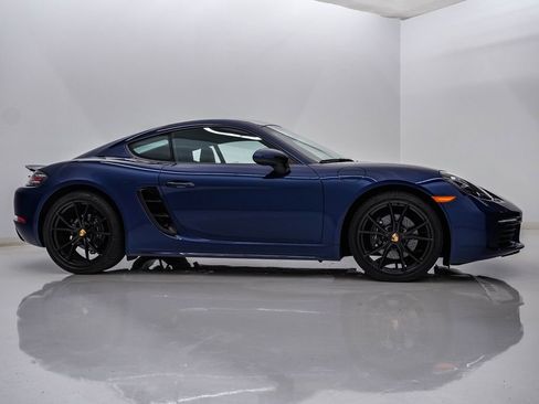 Certified 2025 Porsche 718 Cayman RWD image 9
