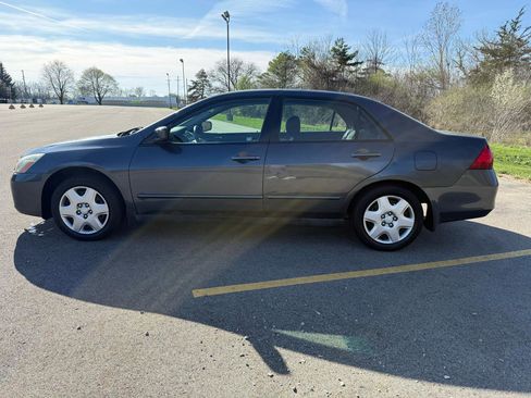 Used 2006 Honda Accord VP image 8