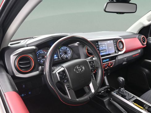 Certified 2023 Toyota Tacoma SR5 AWD/4WD image 34