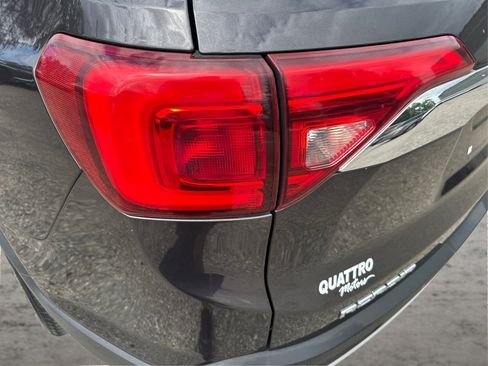 Used 2018 GMC Acadia SLE w/ Driver Alert Package I AWD/4WD image 18