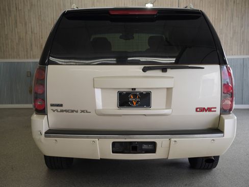 Used 2012 GMC Yukon XL Denali image 8