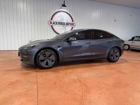 Used 2021 Tesla Model 3 image 3