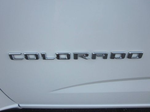 Used 2022 Chevrolet Colorado LT RWD image 33