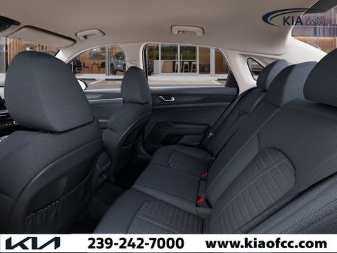 New 2025 Kia K5 LXS image 18
