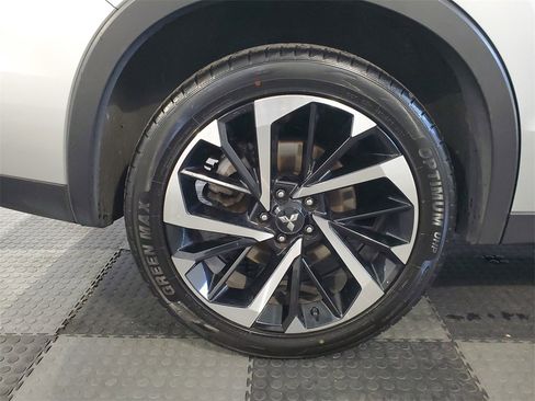 Used 2023 Mitsubishi Outlander SE image 7