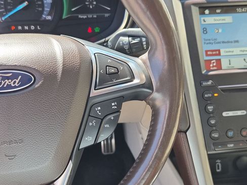 Used 2017 Ford Fusion Energi Titanium FWD image 21
