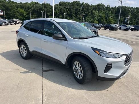 Used 2025 Ford Escape Active AWD/4WD image 10