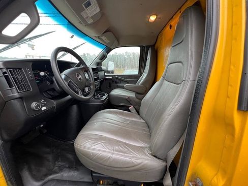 Used 2016 GMC Savana 3500 Extended RWD image 11