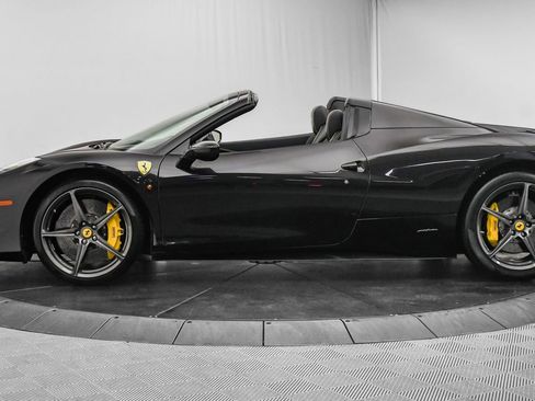 Used 2014 Ferrari 458 Spider image 5