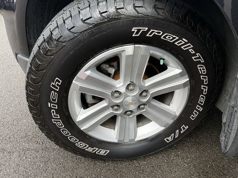 Used 2014 Chevrolet Traverse LT w/ LPO, 'HIT The Road' Package image 30