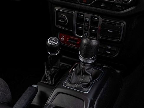 New 2026 Jeep Gladiator Sport image 19