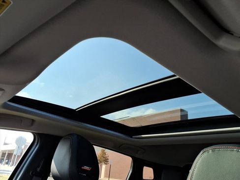 New 2026 Nissan Kicks SR w/ SR Premium Package image 9