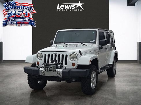Used 2013 Jeep Wrangler Unlimited Sahara w/ Connectivity Group AWD/4WD image 1