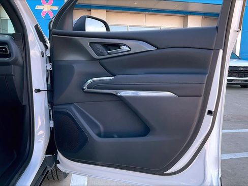 Certified 2025 Chevrolet Traverse LT image 22