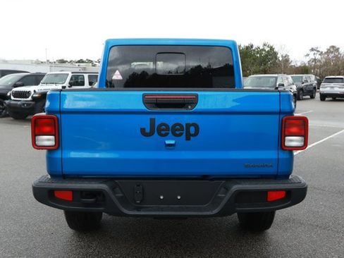 New 2026 Jeep Gladiator Sport image 7
