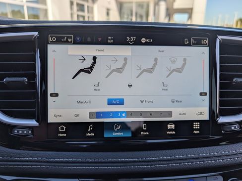 New 2026 Chrysler Pacifica Select w/ S Appearance Package image 28