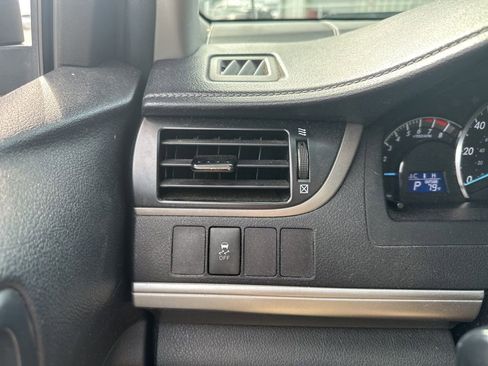 Used 2014 Toyota Camry SE FWD image 13